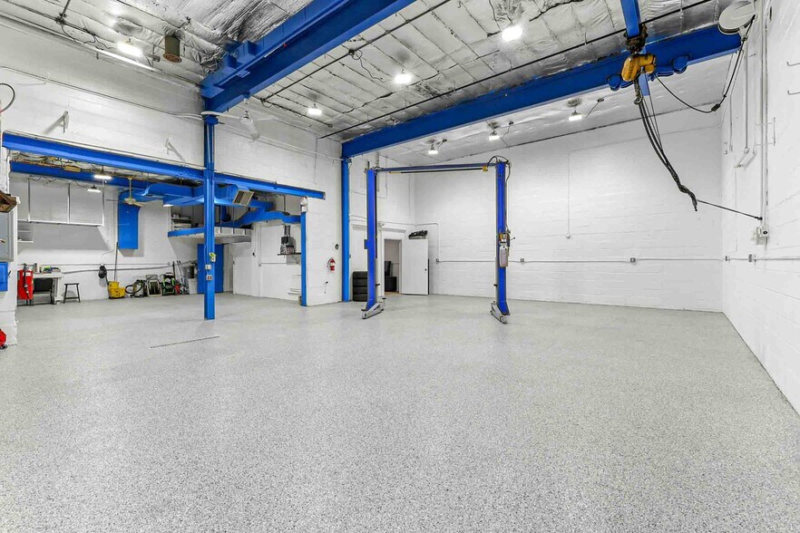 More Photos Of 22711 Dequindre Rd, Hazel Park Warehouse For Sale