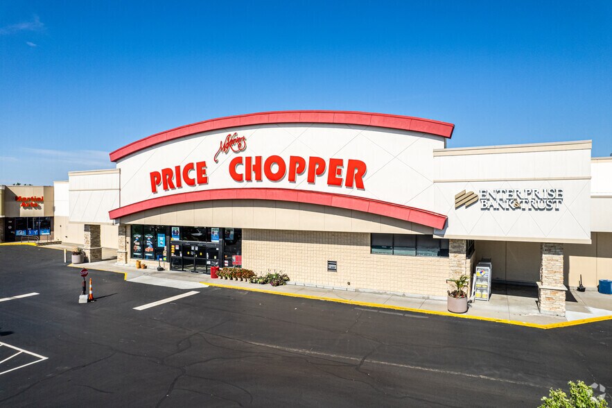 Primary Photo Of 101-195 N Parker St, Olathe Storefront For Lease