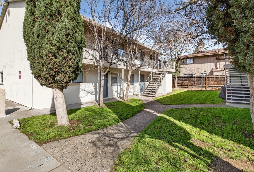 More Photos Of 1976 Edwards Ave, Merced Apartments For Sale
