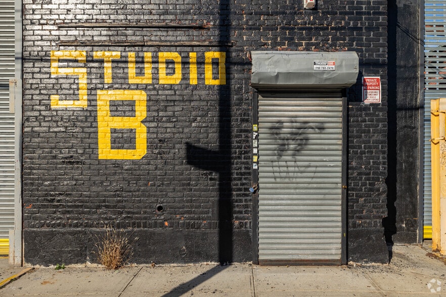 More Photos Of 220 Dupont St, Brooklyn Warehouse For Lease