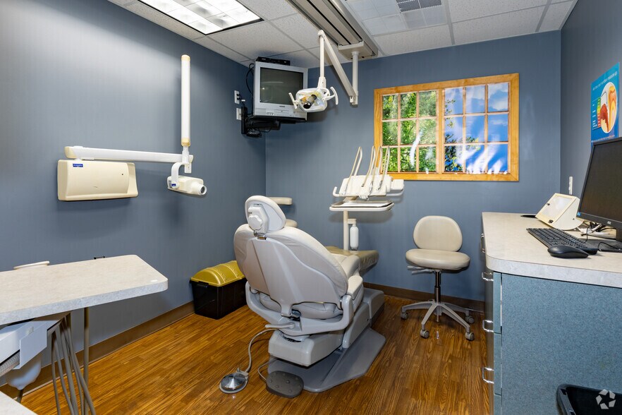 More Photos Of 1044 Lacey Rd, Forked River Medical For Lease