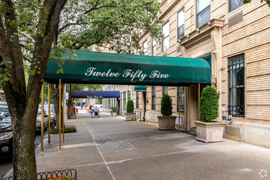 More Photos Of 1255 5th Ave, New York Apartments For Sale