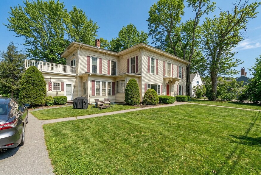 More Photos Of 223 High St, Somersworth Multifamily For Sale