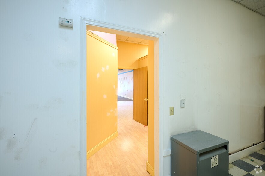 More Photos Of 1900 S Clinton Ave, Rochester Storefront For Lease