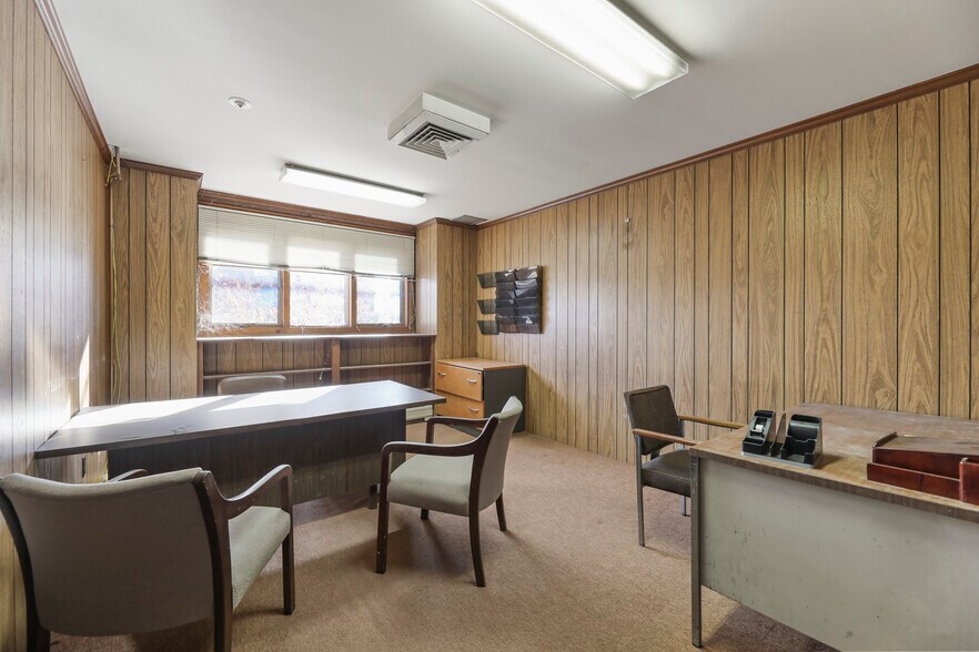 More Photos Of 1311 East St, Pittsfield Industrial For Sale