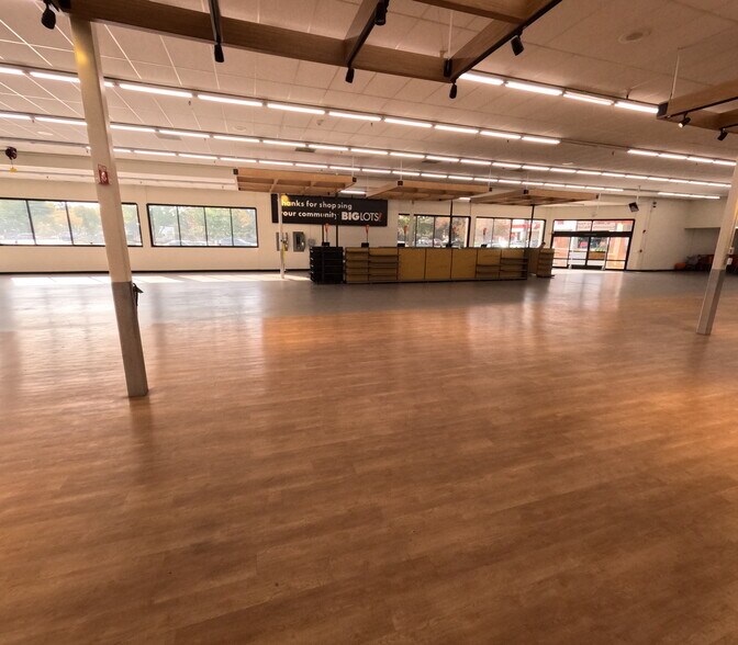 More Photos Of 8539 Elk Grove Blvd, Elk Grove Freestanding For Lease