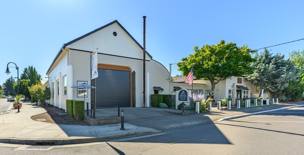 More Photos Of 258 N Kutch St, Carlton Storefront For Sale