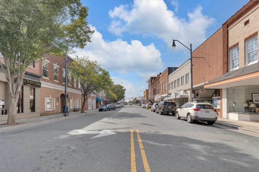 More Photos Of 111 Sunset Ave, Asheboro Office Residential For Sale
