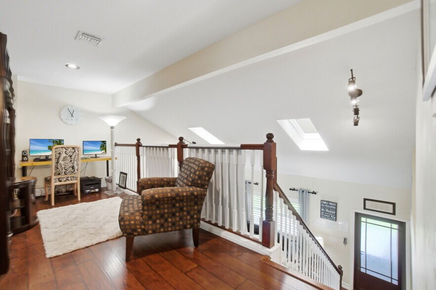 More Photos Of 4120 3rd Ave NW, Naples Apartments For Sale