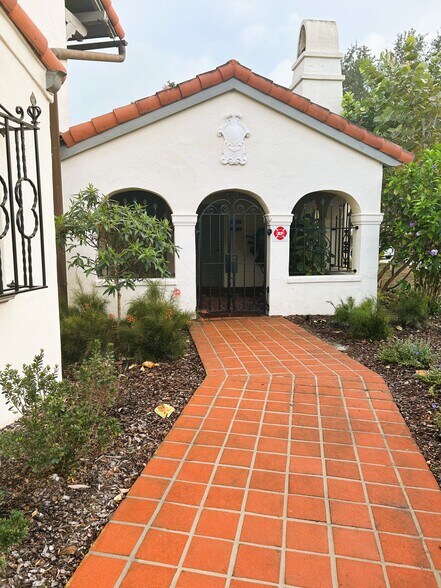 More Photos Of 2180 N Park Ave, Winter Park Loft Creative Space For Sale