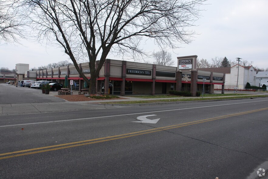 More Photos Of 4110-4126 University Ave, Des Moines General Retail For Lease