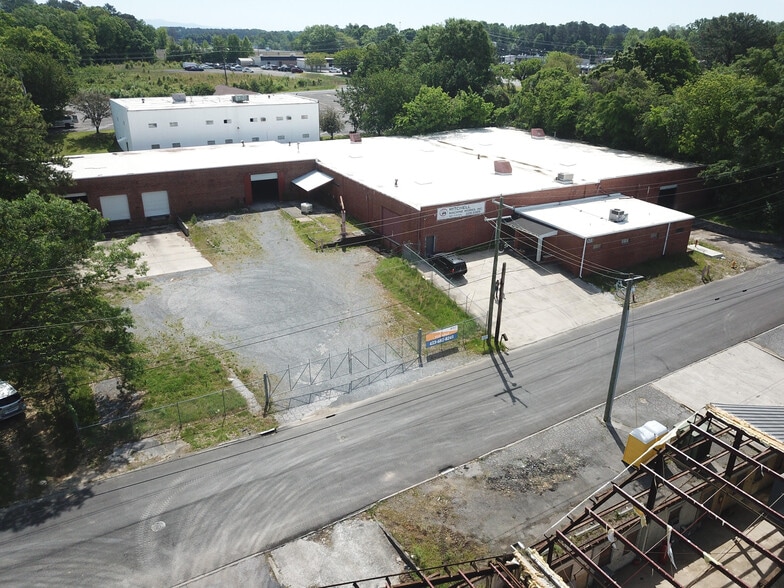 More Photos Of 503 11th Ave, Dalton Manufacturing For Sale