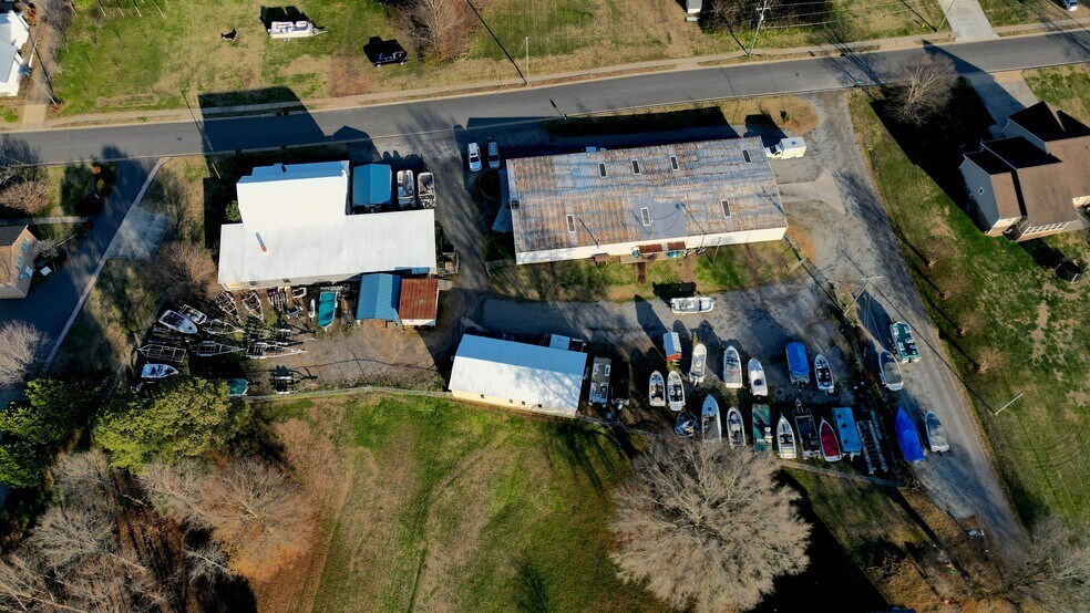 More Photos Of 477 Lytton St, Troutman Manufacturing For Sale