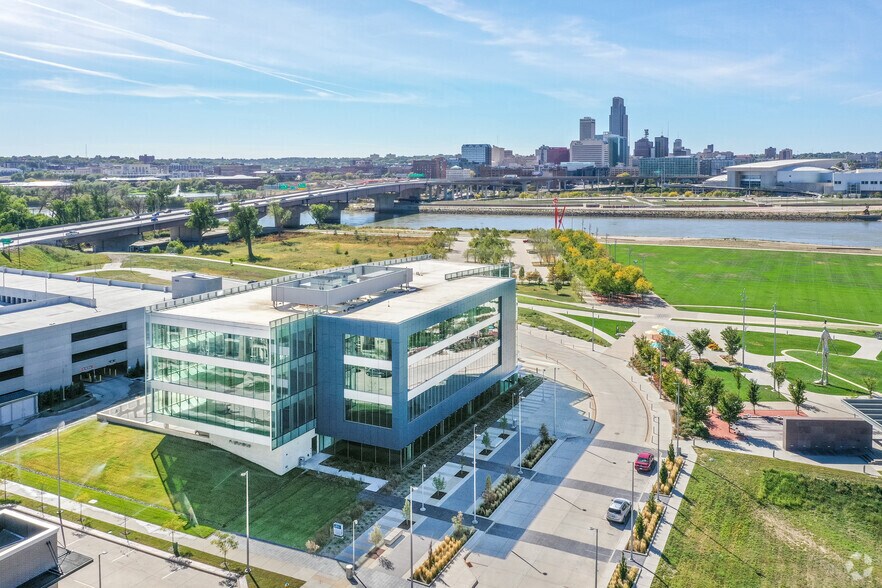 More Photos Of 4201 Rivers Edge Pky, Council Bluffs Office For Lease