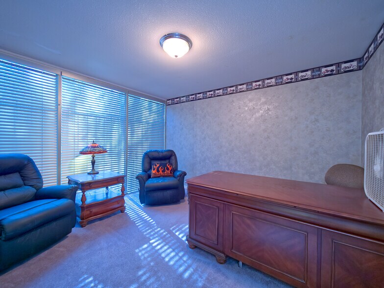 More Photos Of 629 S Broad St, Brooksville Office For Sale