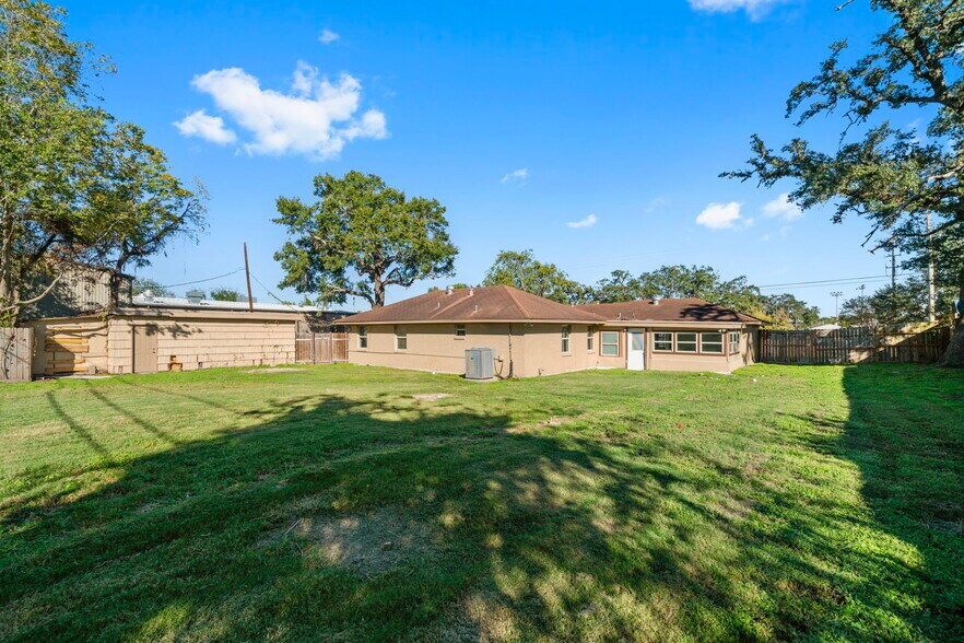 More Photos Of 1723 Campbell Rd, Houston Office Residential For Sale
