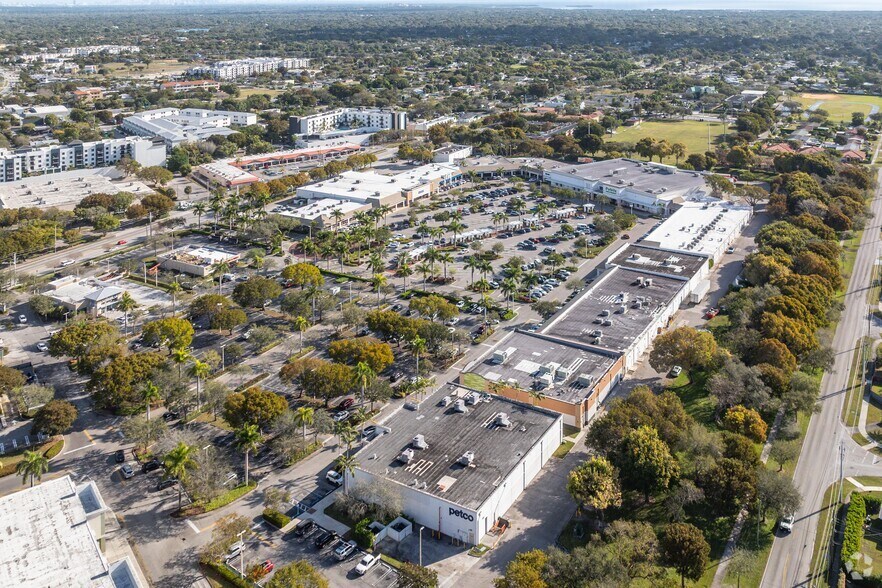 More Photos Of 18403-18591 S Dixie Hwy, Cutler Bay General Retail For Lease