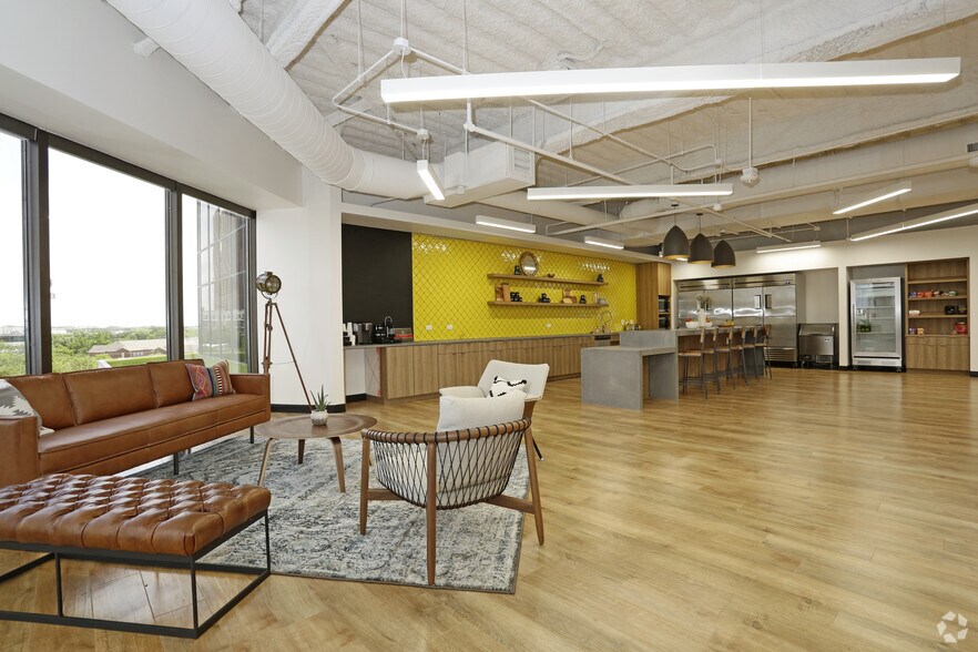 More Photos Of 3232 McKinney Ave, Dallas Office For Lease