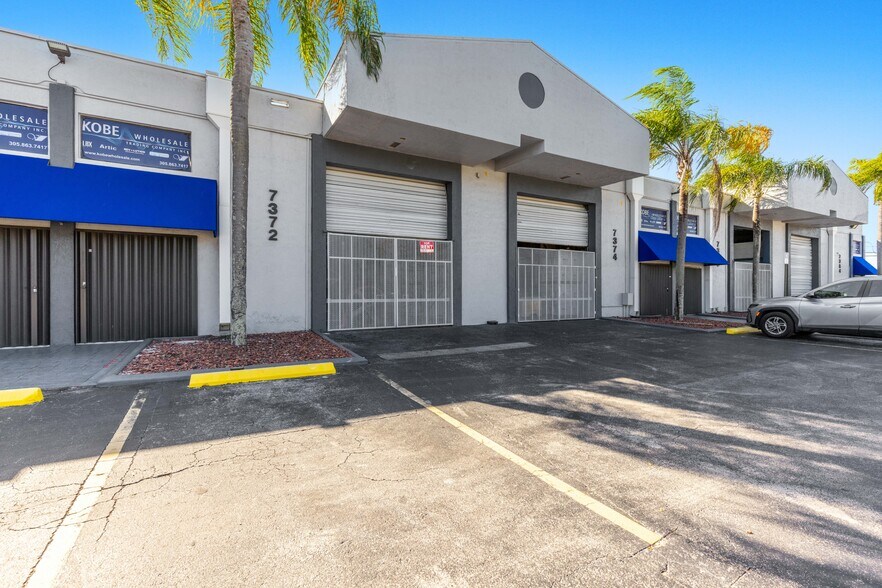 More Photos Of 5501-5595 NW 74th Ave, Miami Warehouse For Lease