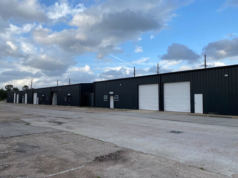 More Photos Of 11234 Timber Tech Ave, Tomball Unknown For Lease