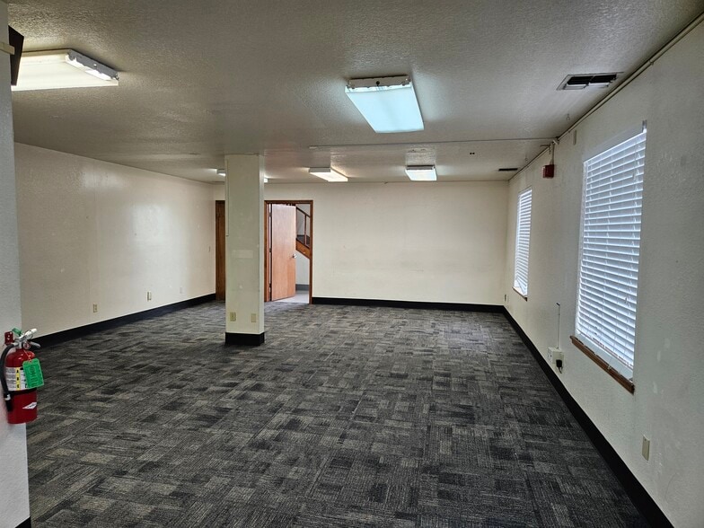 More Photos Of 142 N 9th St, Modesto Office For Lease