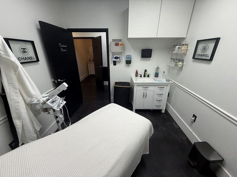 More Photos Of 150 Medical Blvd, Stockbridge Medical For Lease