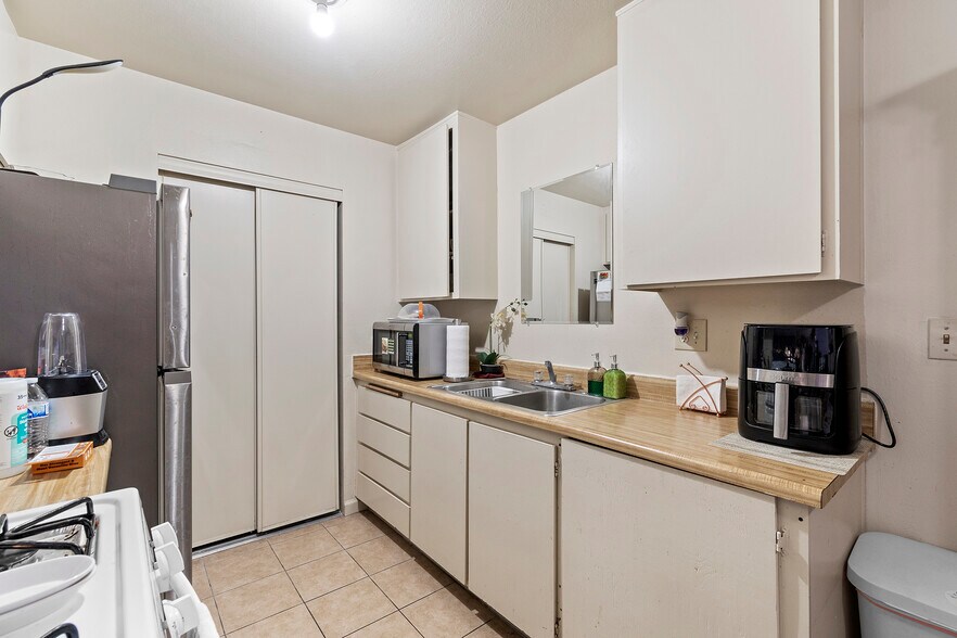 More Photos Of 3300 W Orange Ave, Anaheim Multifamily For Sale