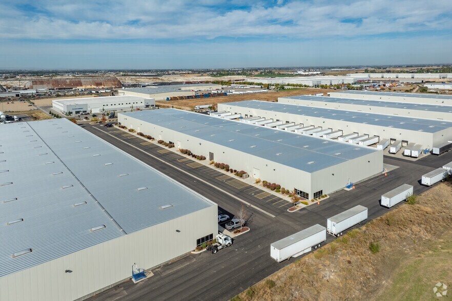 More Photos Of 16280 Norco Way, Nampa Warehouse For Lease