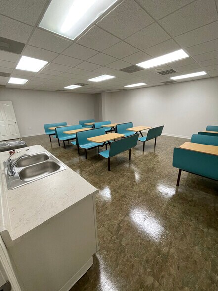 More Photos Of 5296 Highway 1 S, Jonesboro Office For Sale