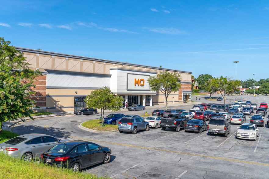 More Photos Of 14045 Abercorn St, Savannah General Retail For Sale