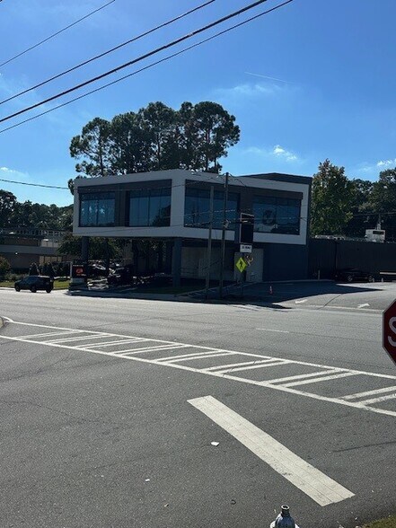 Primary Photo Of 4310 Roswell Rd NE, Atlanta Medical For Lease