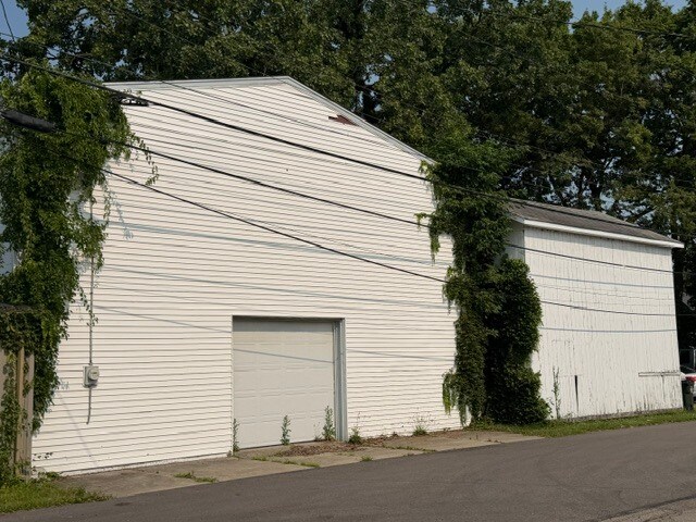 More Photos Of 17 Park Ln, Fairborn Industrial For Sale
