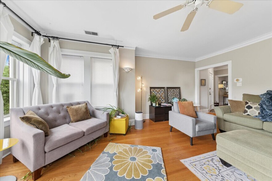 More Photos Of 1723 W Foster Ave, Chicago Multifamily For Sale
