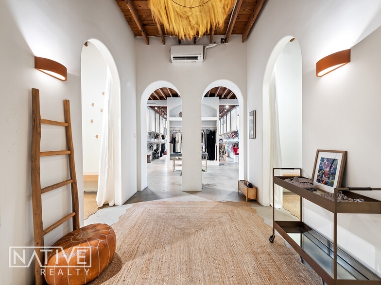 More Photos Of 530 NE 13th St, Fort Lauderdale Flex For Lease