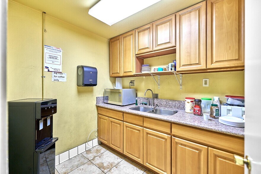 More Photos Of 614 E Walnut St, Carson Warehouse For Sale
