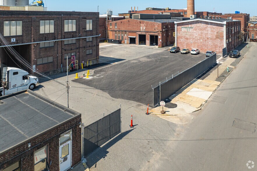 More Photos Of 300 Jefferson St, Camden Warehouse For Lease