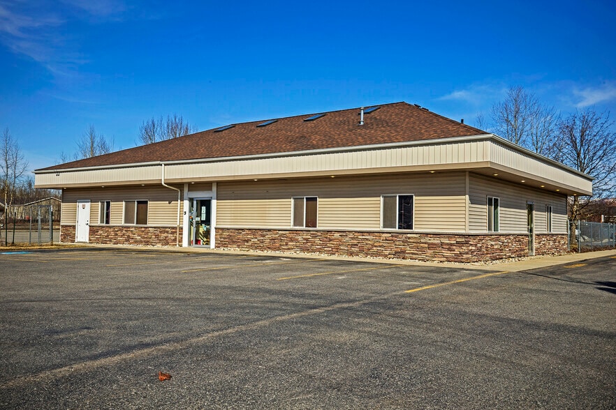 More Photos Of 137 McGhee Rd, Sandpoint Storefront Retail Office For Sale