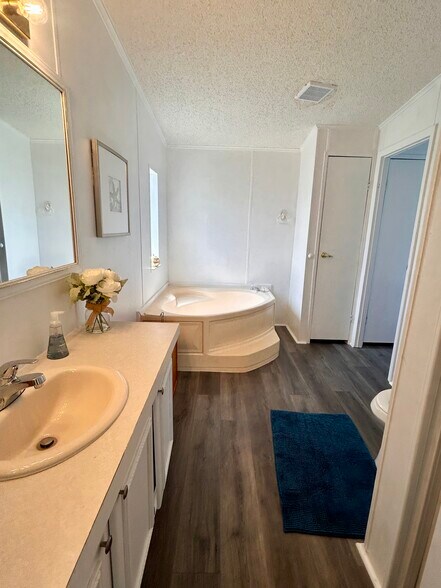 More Photos Of 6501 Boatyard Dr, Hudson Specialty For Sale