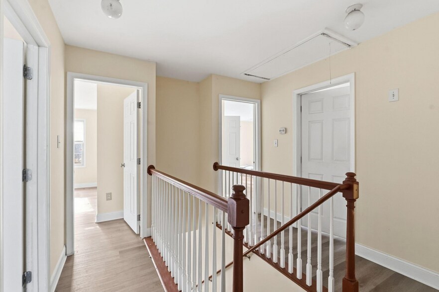 More Photos Of 2090 Blue Bell Rd, Williamstown Flex For Sale