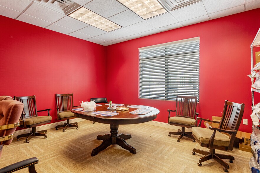 More Photos Of 5902 Winsome Ln, Houston Office Residential For Sale