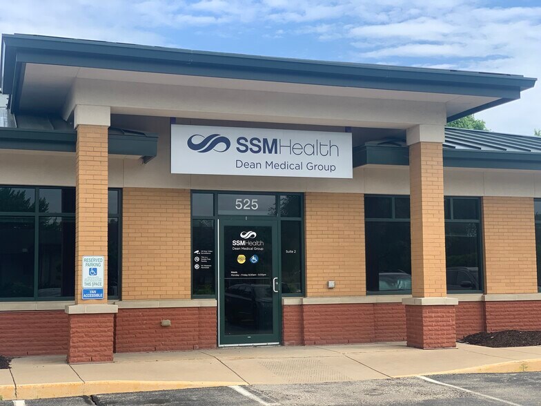 More Photos Of 525 Handeyside Ln, Fort Atkinson Office For Sale