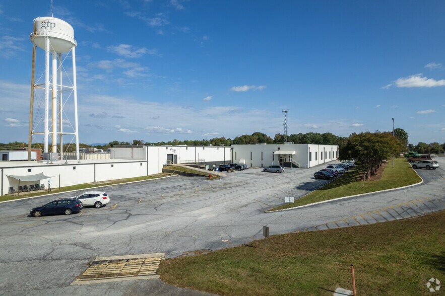 More Photos Of 1801 Rutherford Rd, Greenville Light Manufacturing For Lease