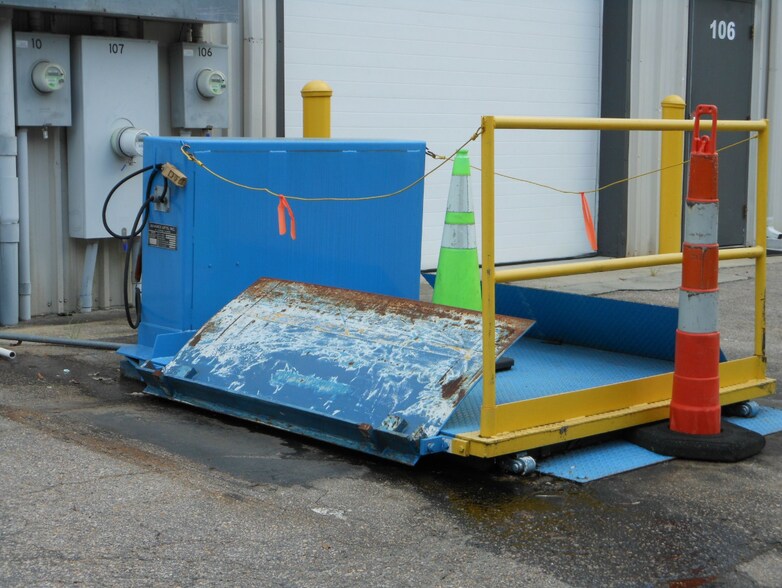 More Photos Of 10404 Chapel Hill Rd, Morrisville Light Distribution For Lease