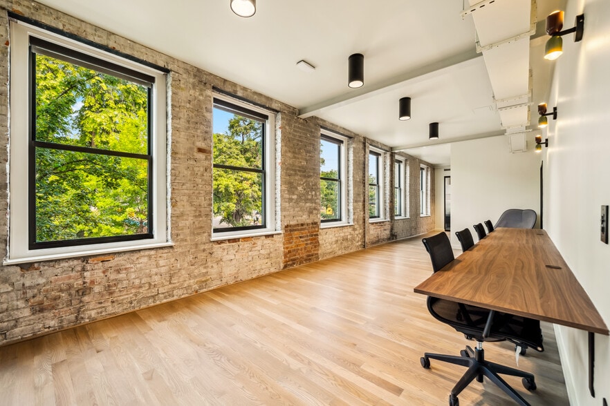 More Photos Of 110-122 Glenwood Ave, Raleigh Coworking Space