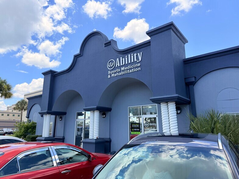 Primary Photo Of 309-313 W Bass St, Kissimmee Medical For Lease