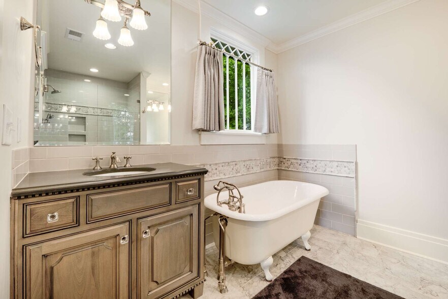 More Photos Of 1308 6th Ave N, Nashville Office Residential For Sale