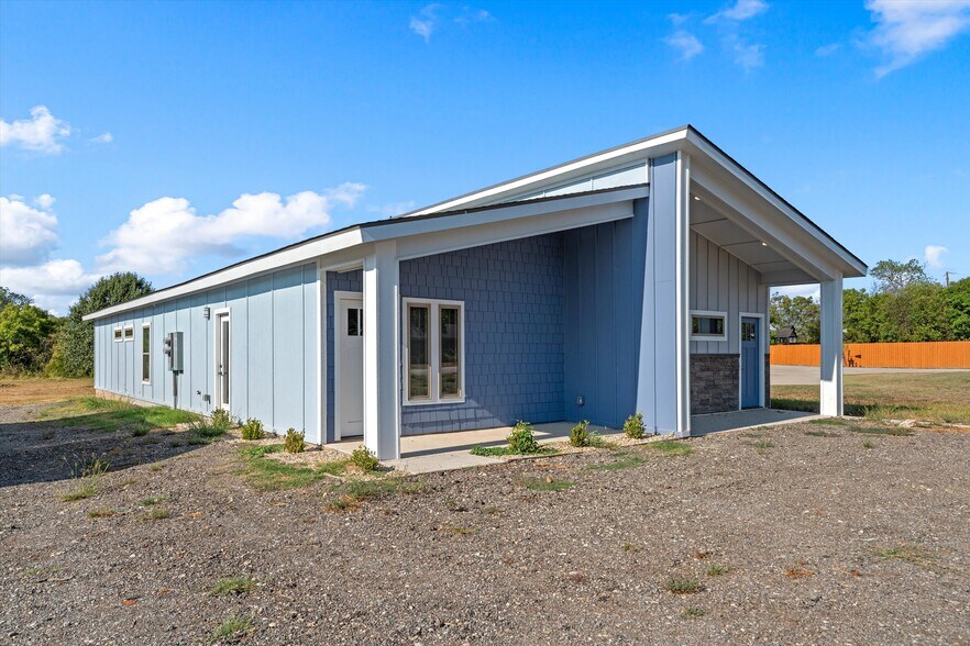 More Photos Of 711 4th St, Eddy Specialty For Sale
