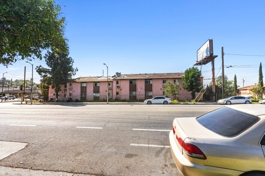 More Photos Of 12661 Pierce St, Pacoima Apartments For Sale