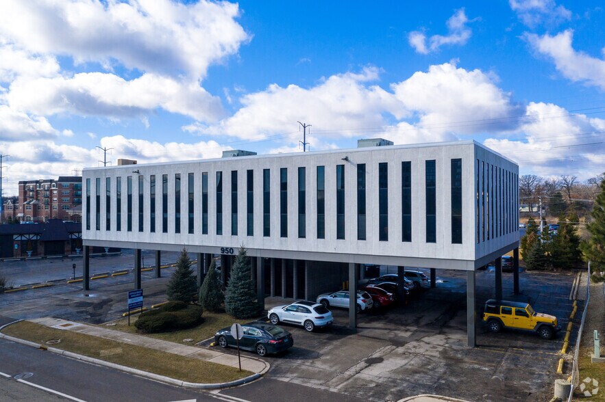 More Photos Of 950 Skokie Blvd, Northbrook Office For Lease