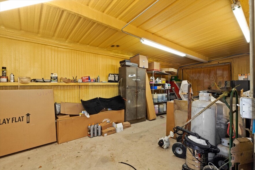 More Photos Of 725 Holmes Dr, Granbury Auto Repair For Sale